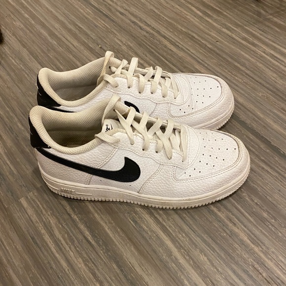 Black and White Nike Air Force 1 - Picture 1 of 3
